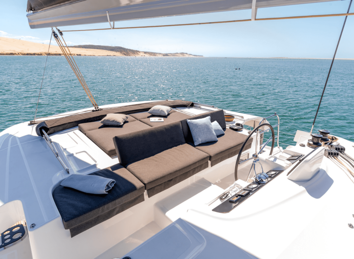 Outdoor Seating Area Lagoon 42 (2024)