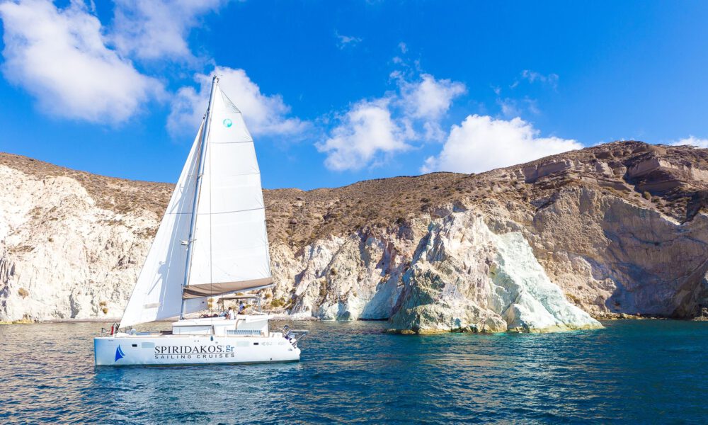 The mild climate of the Cyclades makes a cruise on a luxury catamaran in Santorini in autumn a dream experience.