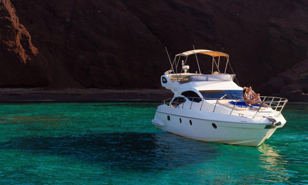 Explore the caldera shoreline and Santorini sea caves with sailing trips along the island’s coast.